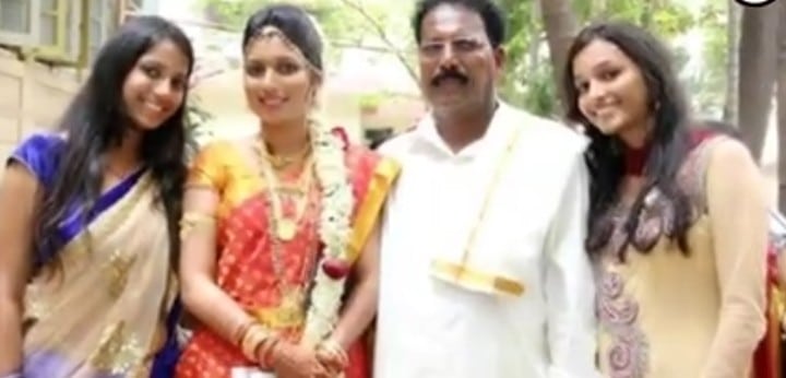 Srinidhi Shetty family picture 